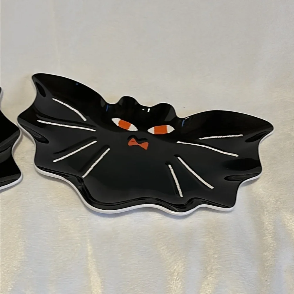 Target Hyde & EEK! Boutique™ Halloween 2 Figural Dining Plates 'Bat' (Set of 2)